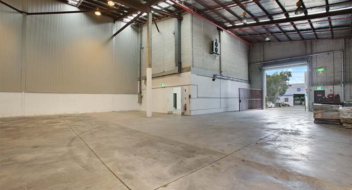 Open industrial commercial warehouse facility